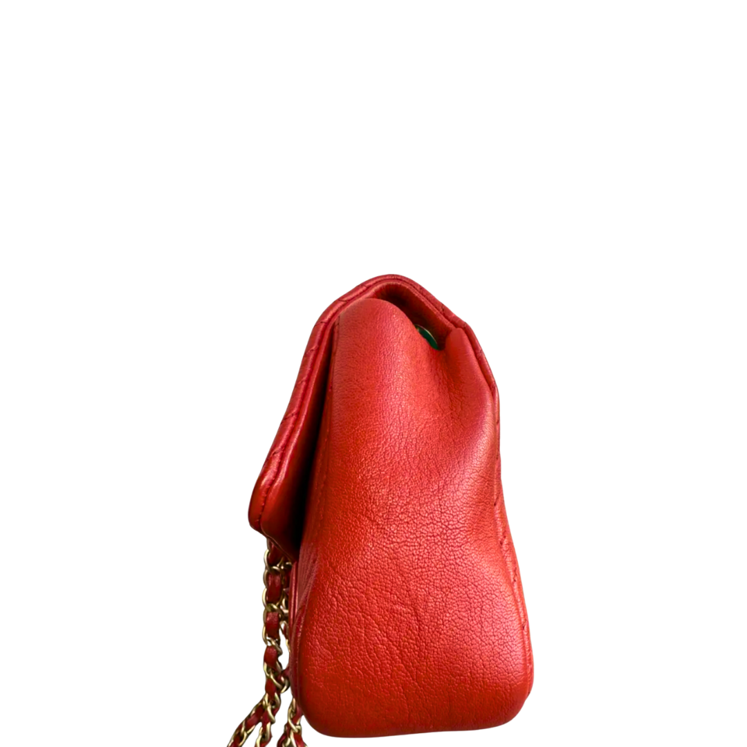 Red Chevron Medium Timeless